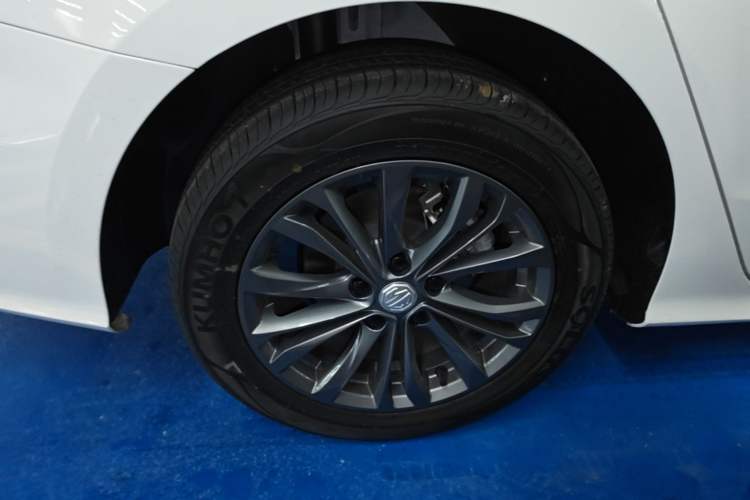 Used MG 5 2025 180 DVVT Global Luxury Edition Exterior 5
