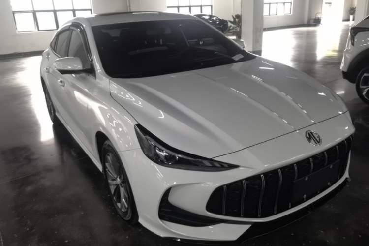 Used MG 5 2025 180 DVVT Global Luxury Edition Front Right 45 Deg