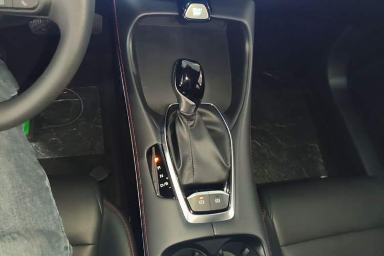 Used MG 5 2025 180 DVVT Global Luxury Edition Gear Lever