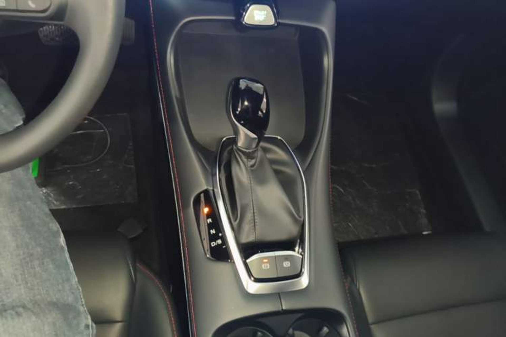 Used MG 5 2025 180 DVVT Global Luxury Edition Gear Lever