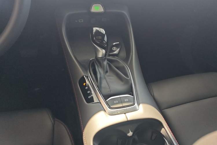 Used MG 5 2025 180 DVVT Global Luxury Edition Gear Lever