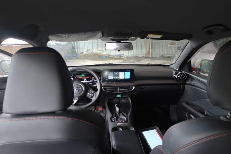Used MG 5 2025 180 DVVT Global First Edition Headliner