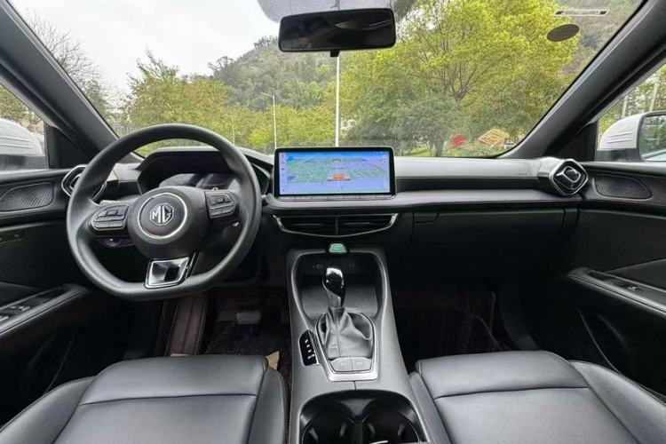 Used MG 5 2025 180 DVVT Global Luxury Edition Interior 1