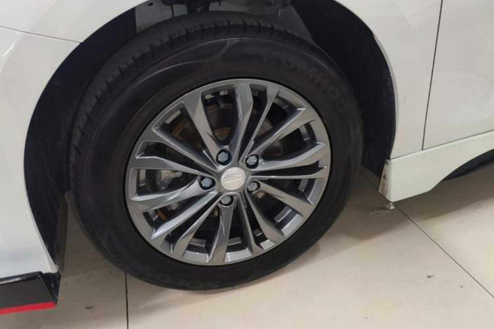Used MG 5 2025 180 DVVT Global Luxury Edition Left Front Wheel Hub