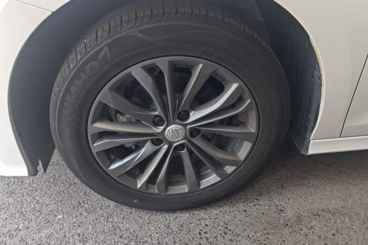 Used MG 5 2025 180 DVVT Global Luxury Edition Left Front Wheel Hub