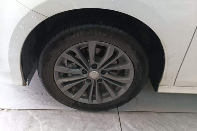 Used MG 5 2025 180 DVVT Global Luxury Edition Left Front Wheel Hub