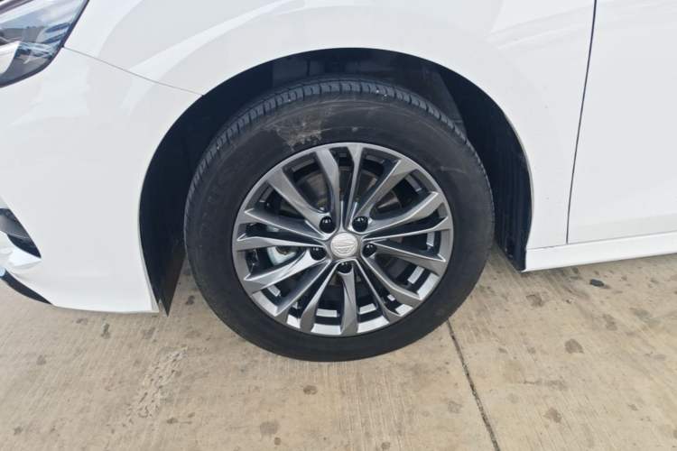 Used MG 5 2025 180 DVVT Global Luxury Edition Left Front Wheel Hub
