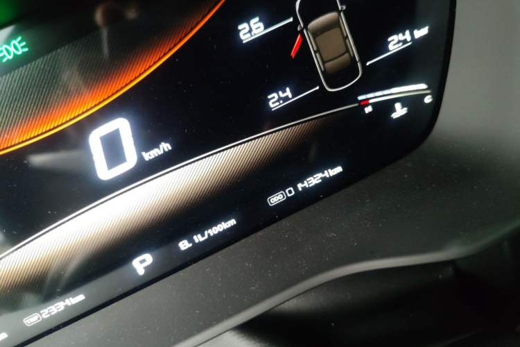 Used MG 5 2025 300TGI Global Flagship Edition Odometer Close Up