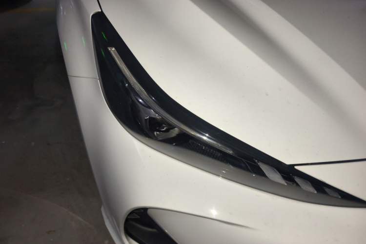 Used MG 5 2025 180 DVVT Global Luxury Edition Right Front Headlight