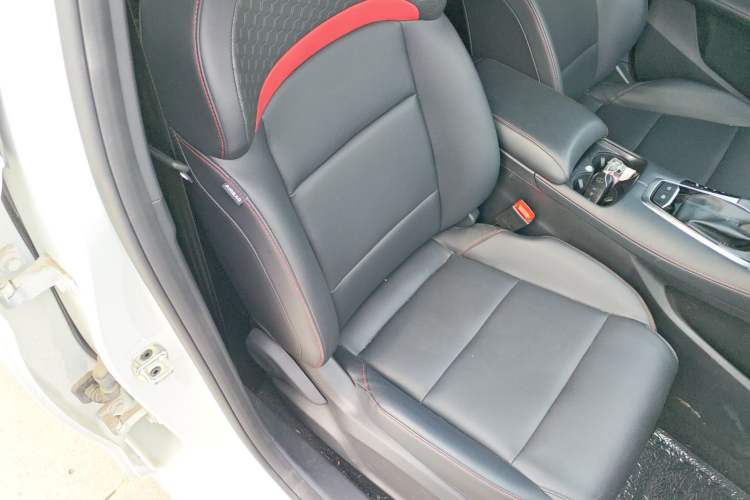 Used MG 5 2025 180 DVVT Global First Edition Right Front Seat
