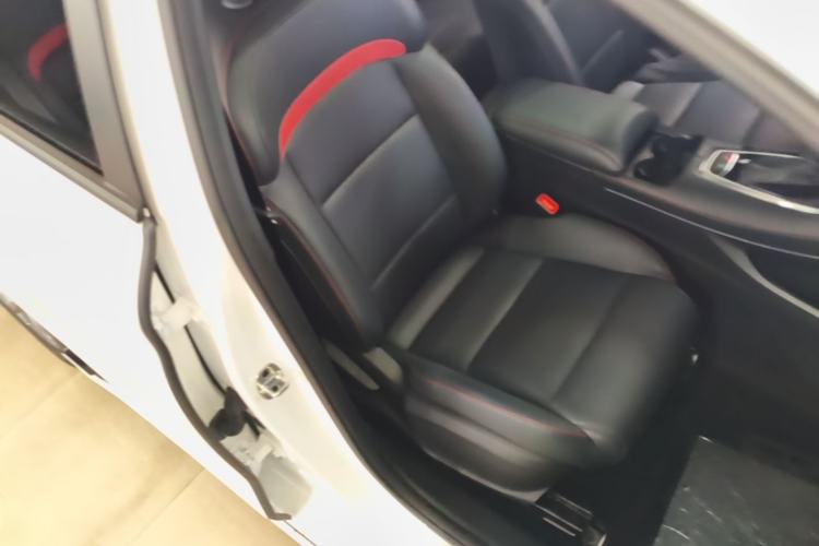 Used MG 5 2025 180 DVVT Global Luxury Edition Right Front Seat