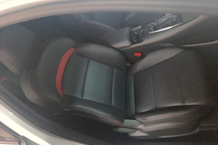 Used MG 5 2025 180 DVVT Global Luxury Edition Right Front Seat