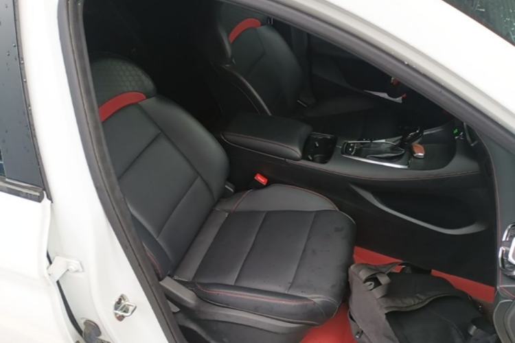 Used MG 5 2025 180 DVVT Global Luxury Edition Right Front Seat