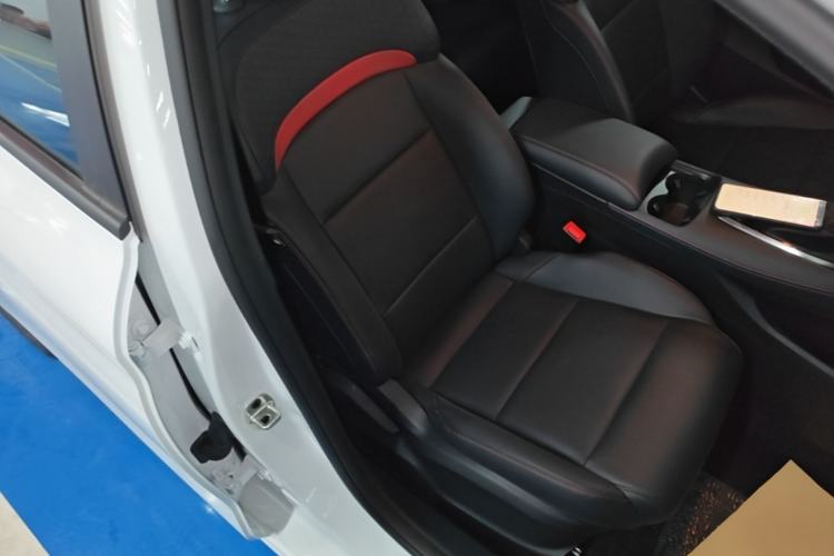 Used MG 5 2025 180 DVVT Global Luxury Edition Right Front Seat