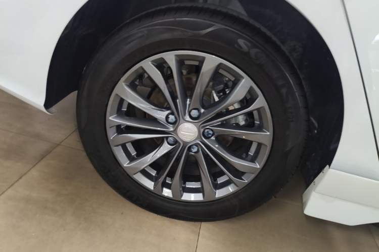 Used MG 5 2025 180 DVVT Global Luxury Edition Right Rear Wheel Hub