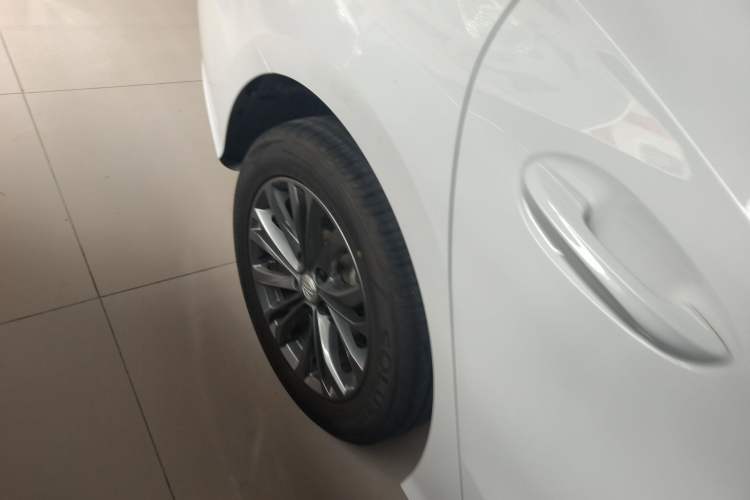 Used MG 5 2025 180 DVVT Global Luxury Edition Right Rear Wheel Hub