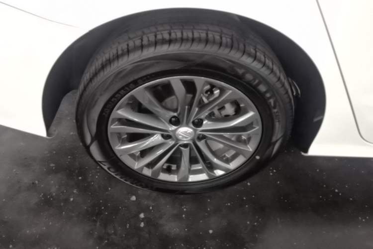 Used MG 5 2025 180 DVVT Global Luxury Edition Right Rear Wheel Hub