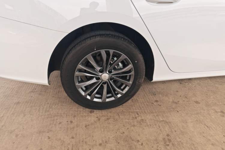 Used MG 5 2025 180 DVVT Global Luxury Edition Right Rear Wheel Hub