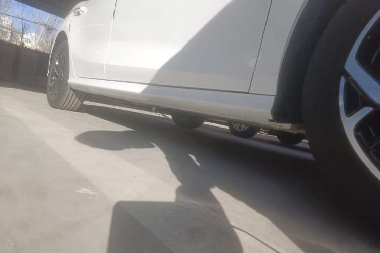 Used MG 5 2025 300TGI Global Flagship Edition Right Side Sill