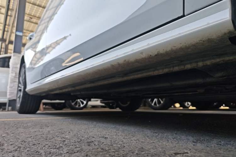 Used MG 5 2025 180 DVVT Global Luxury Edition Right Side Sill