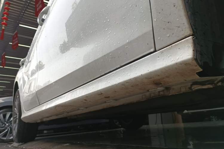 Used MG 5 2025 180 DVVT Global Luxury Edition Right Side Sill