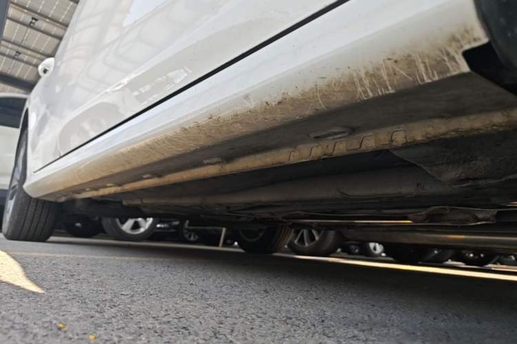 Used MG 5 2025 180 DVVT Global Luxury Edition Right Side Sill