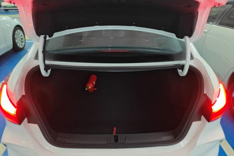 Used MG 5 2025 180 DVVT Global Luxury Edition Trunk