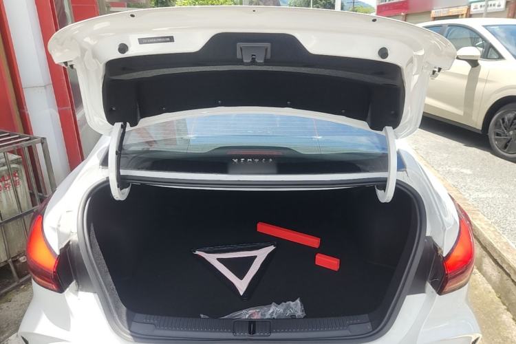 Used MG 5 2025 180 DVVT Global Luxury Edition Trunk