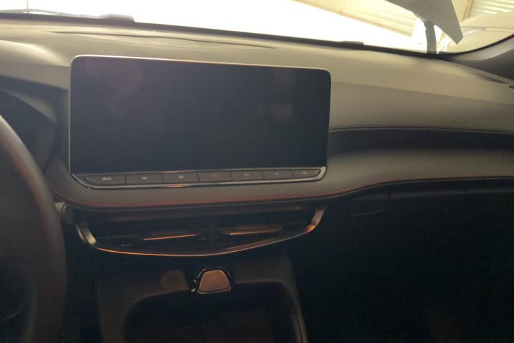 Used MG 5 2026 Model 300DVVT Global Flagship Edition Audio And AC Panel