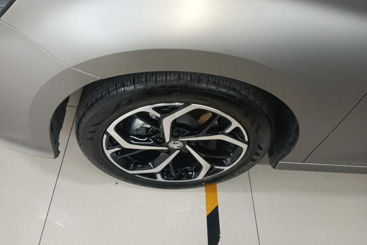 Used MG 5 2026 Model 300DVVT Global Flagship Edition Exterior 7