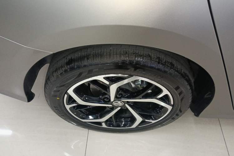 Used MG 5 2026 Model 300DVVT Global Flagship Edition Exterior 8