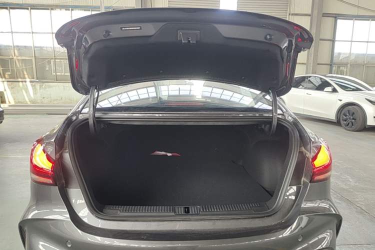 Used MG 5 2026 Model 300DVVT Global Flagship MAX Edition Trunk