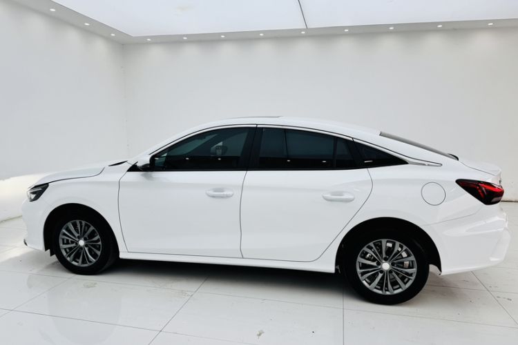 Used MG 5 2026 Model 180DVVT Global Luxury Edition Exterior 9