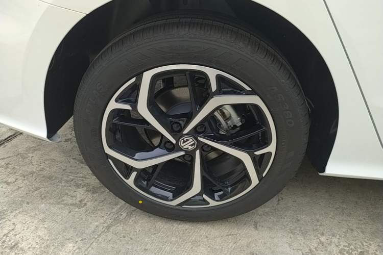 Used MG 5 2026 Model 300DVVT Global Flagship MAX Edition Right Rear Wheel Hub