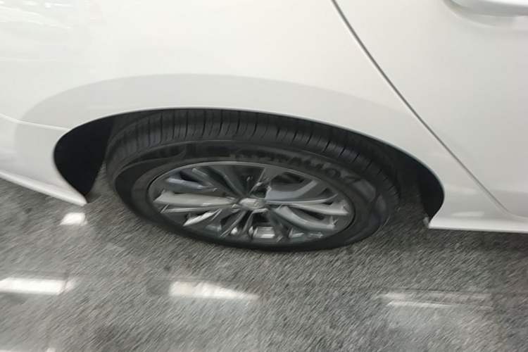 Used MG 5 2026 Model 180DVVT Global Early-Bird Edition Right Rear Wheel Hub