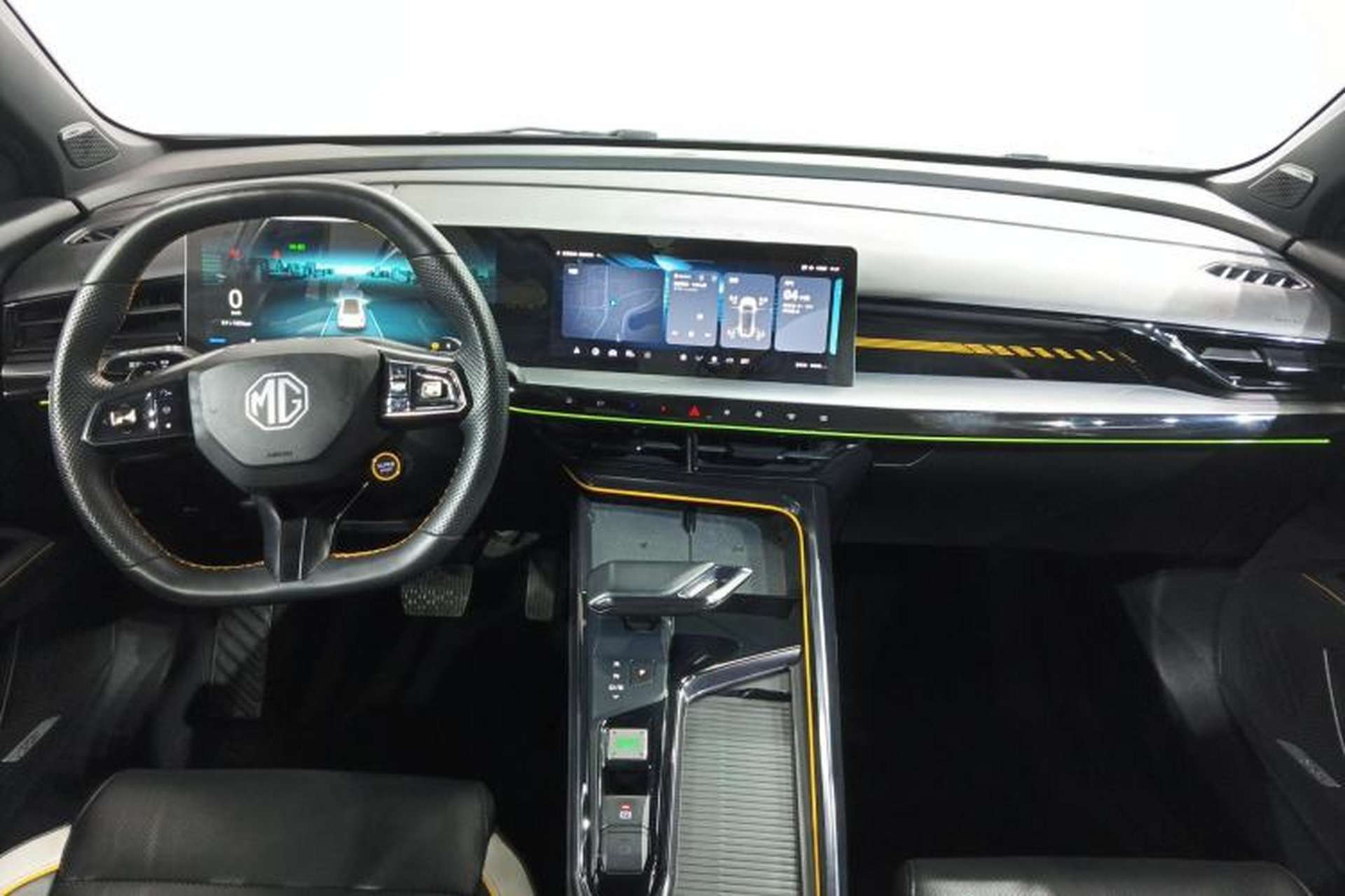 Used MG 5 Scorpio 2022 1.5T Trophy Sport Flagship Edition Center Console