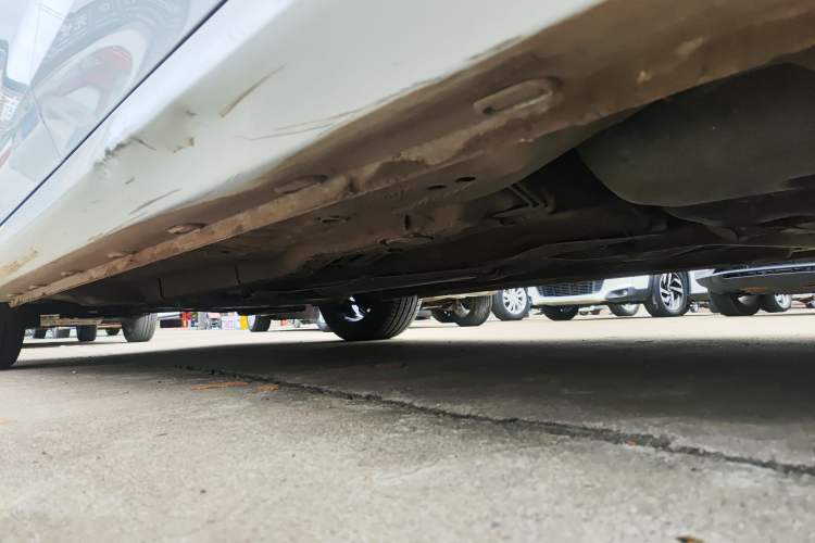 Used MG 5 Scorpio 2022 1.5T Trophy Sport Luxurious Edition Left Side Sill