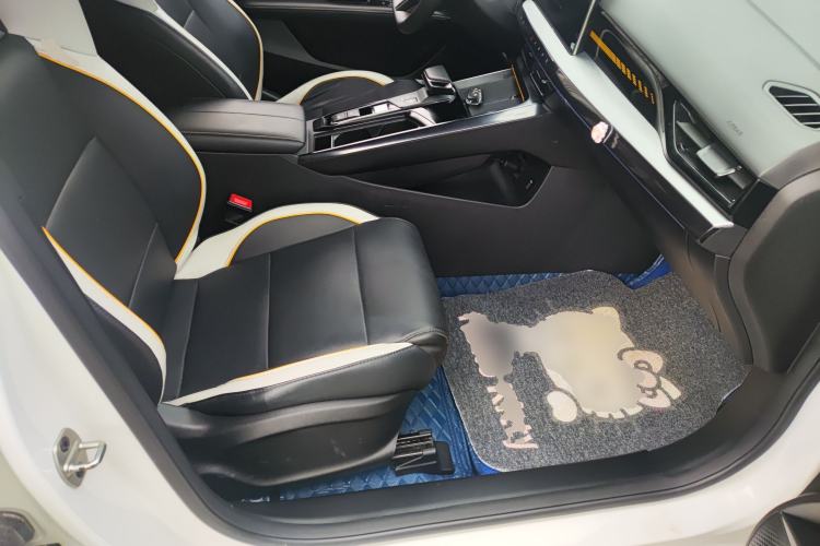 Used MG 5 Scorpio 2022 1.5T Trophy Sport Luxurious Edition Right Front Seat