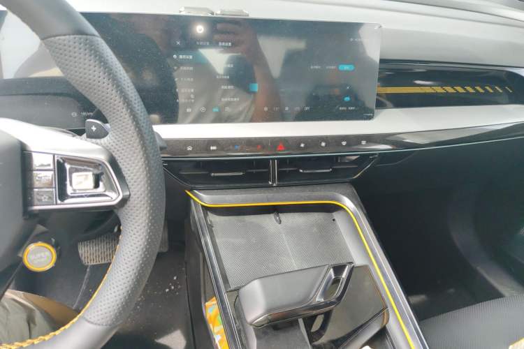 Used MG 5 Scorpio 2022 1.5T Trophy Sport Flagship Edition Audio And AC Panel