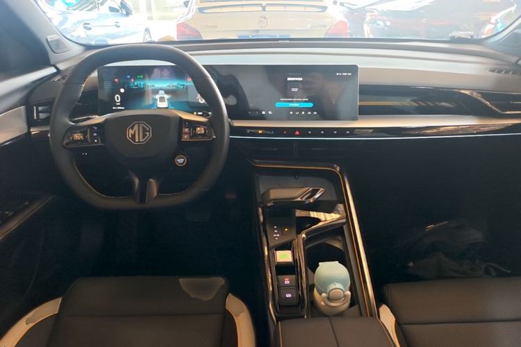 Used MG 5 Scorpio 2022 1.5T Trophy Sport Flagship Edition Center Console