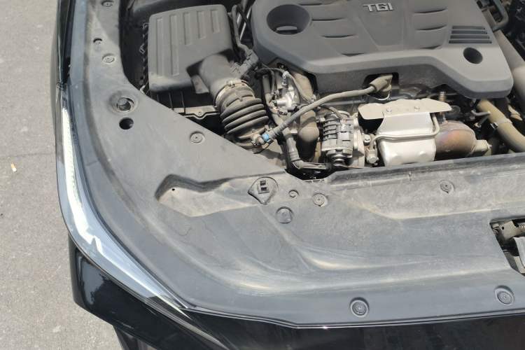 Used MG 5 Scorpio 2022 1.5T Luxury Edition Engine Bay Right