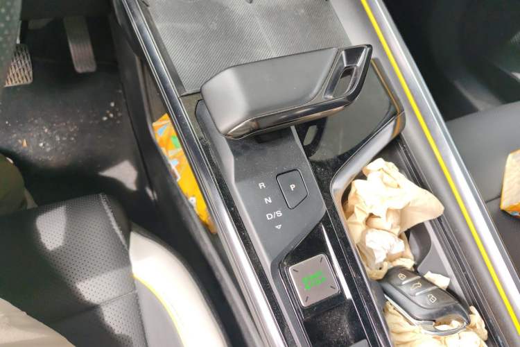 Used MG 5 Scorpio 2022 1.5T Trophy Sport Flagship Edition Gear Lever