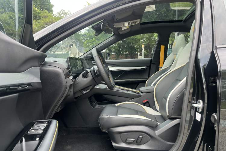 Used MG 5 Scorpio 2022 1.5T Trophy Sport Flagship Edition Interior 2