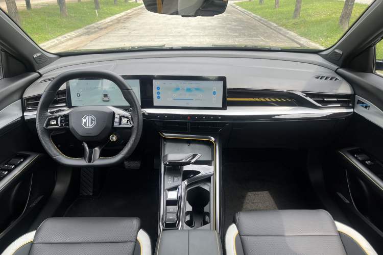Used MG 5 Scorpio 2022 1.5T Trophy Sport Flagship Edition Interior 4