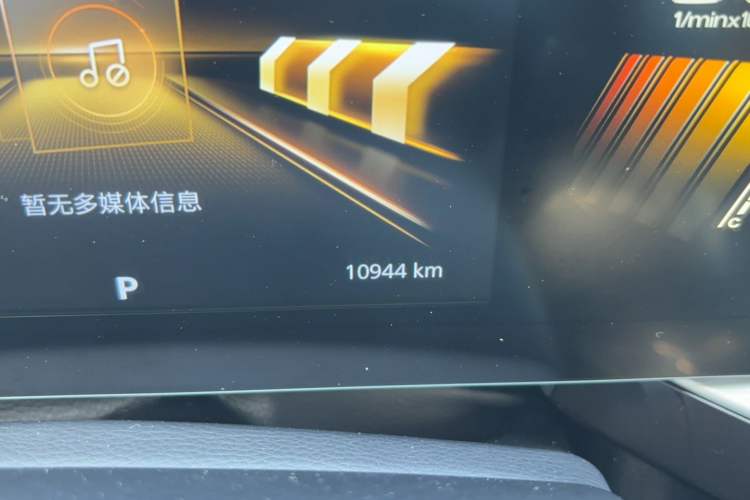 Used MG 5 Scorpio 2022 1.5T Luxury Edition Odometer Close Up
