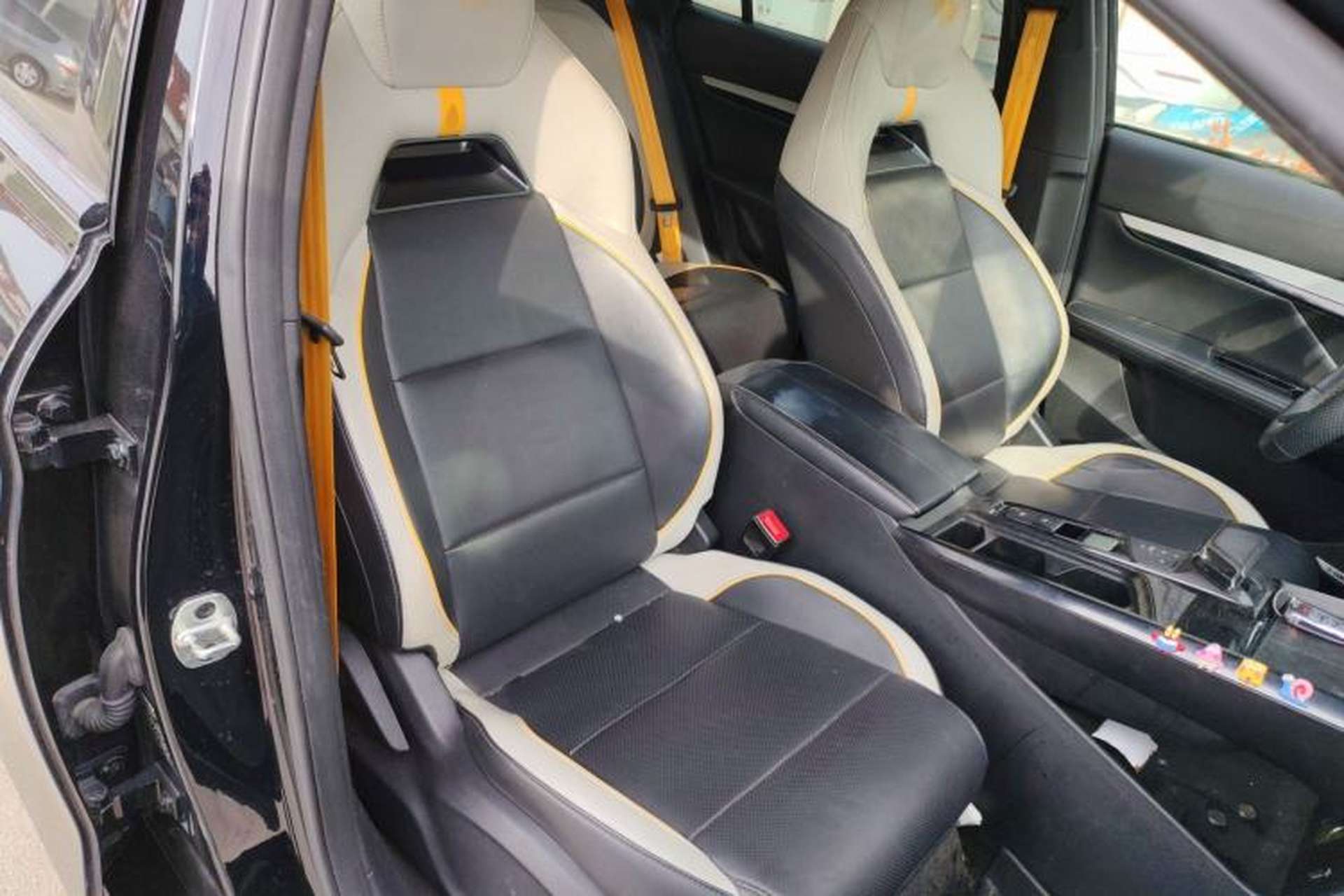 Used MG 5 Scorpio 2022 1.5T Trophy Sport Luxurious Edition Right Front Seat