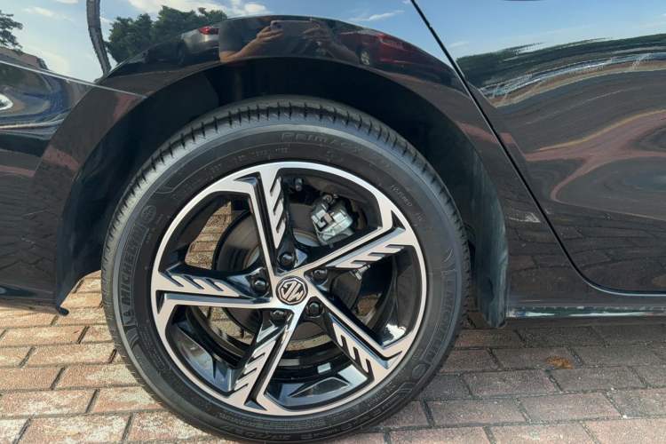Used MG 5 Scorpio 2022 1.5T Luxury Edition Right Rear Wheel Hub