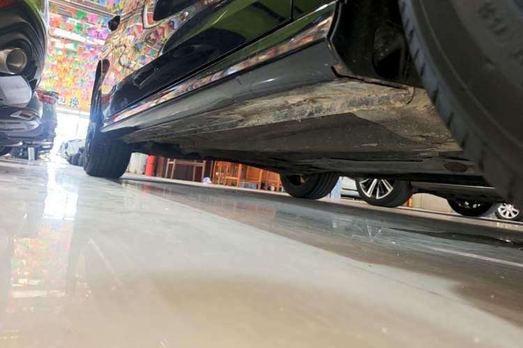 Used MG 5 Scorpio 2022 1.5T Trophy Sport Flagship Edition Right Side Sill