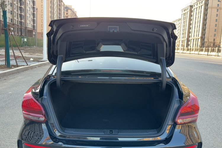 Used MG 5 Scorpio 2022 1.5T Trophy Sport Luxurious Edition Trunk