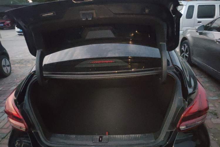 Used MG 5 Scorpio 2022 1.5T Luxury Edition Trunk